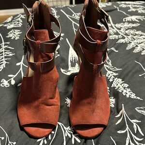 Shoedazzle strappy heeled booties